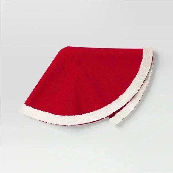 NWOT Textured Christmas Tree Skirt Red
- Threshold - Picture 2 of 5